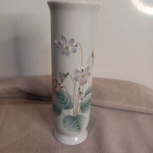 Violet Vase by Otigiri